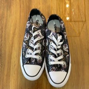 Brand new women’s converse. Black with cat print derail. Size 6 women’s
